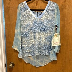 411. Aratta Light Blue Lace V-Neck Floral Overlay Blouse